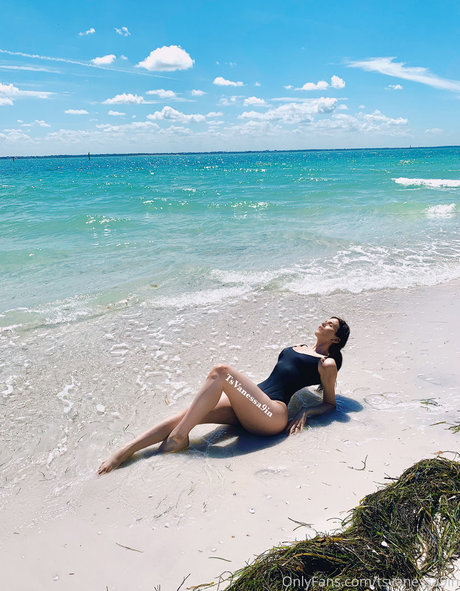 Photo nue de fuite OnlyFans de Ts Vanessa9in