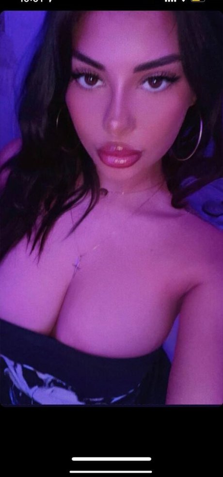 Photo nue de fuite OnlyFans de Loumrcsl
