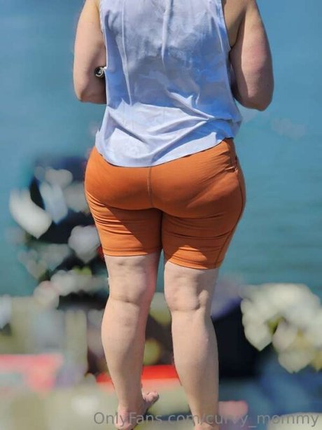 Curvy Mommy