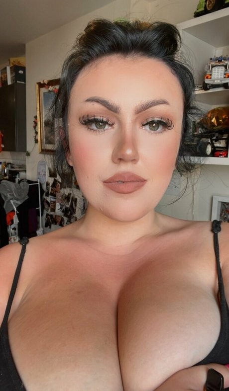 Photo nue de fuite OnlyFans de Chloe Louise
