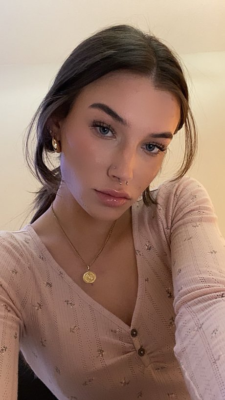 Photo nue de fuite OnlyFans de Jada Direito