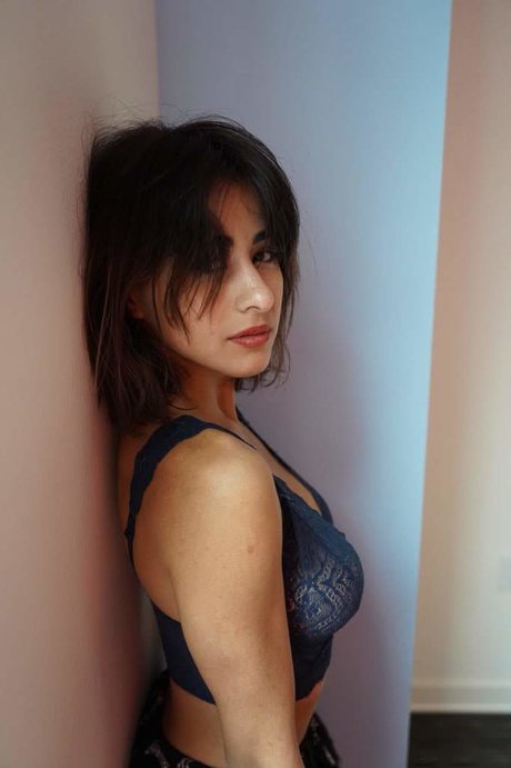 Mia Valentine
