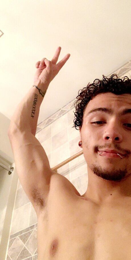 Photo nue de fuite OnlyFans de Master Artemis