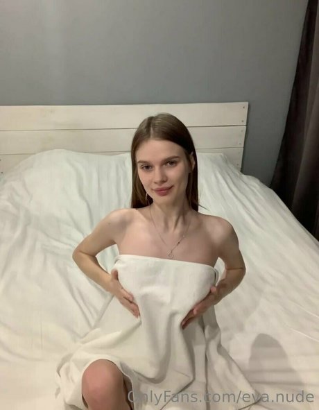Eva.nude11