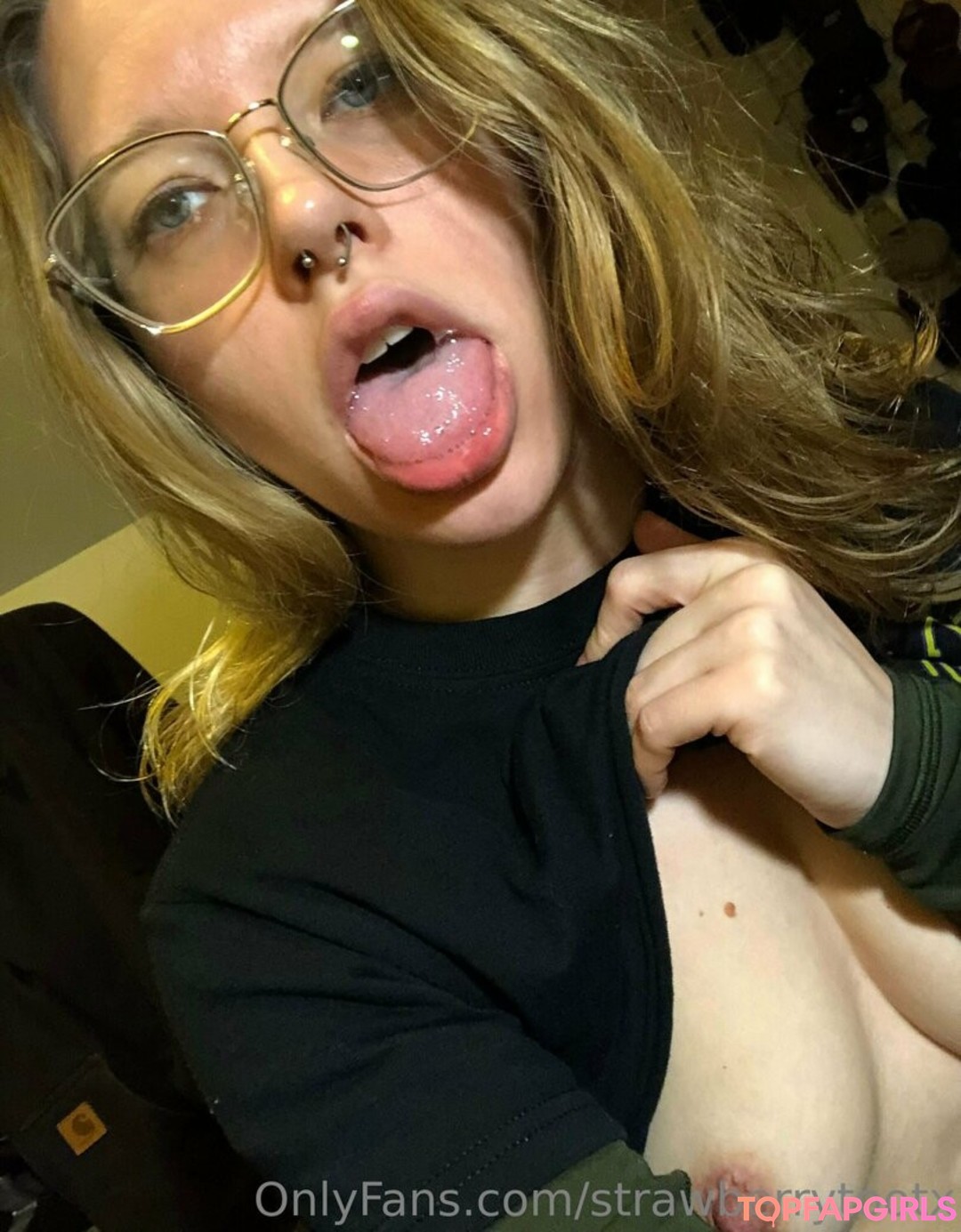 Photo nue de fuite OnlyFans de Strawberrytootx #56 Photo nue de fuite OnlyFans de Strawberrytootx #56