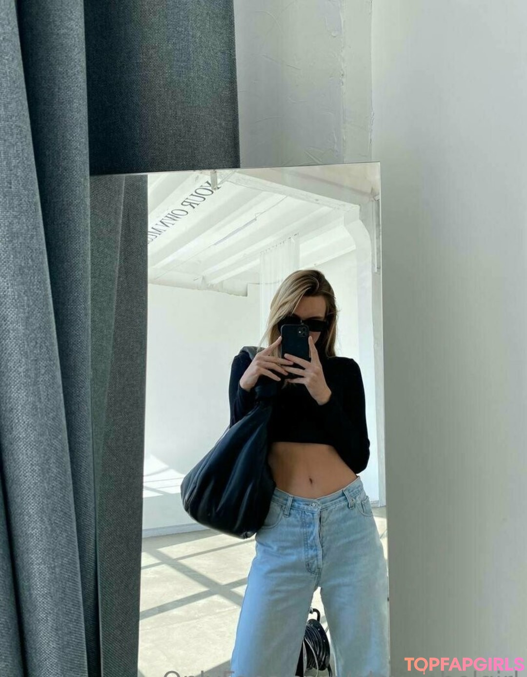 Photo nue de fuite OnlyFans de Alexrebelgirl #9 Photo nue de fuite OnlyFans de Alexrebelgirl #9