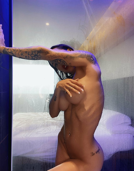 Photo nue de fuite OnlyFans de Divaone