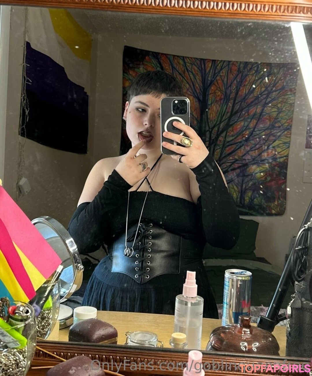 Photo nue de fuite OnlyFans de Goblinqueenfree #106 Photo nue de fuite OnlyFans de Goblinqueenfree #106