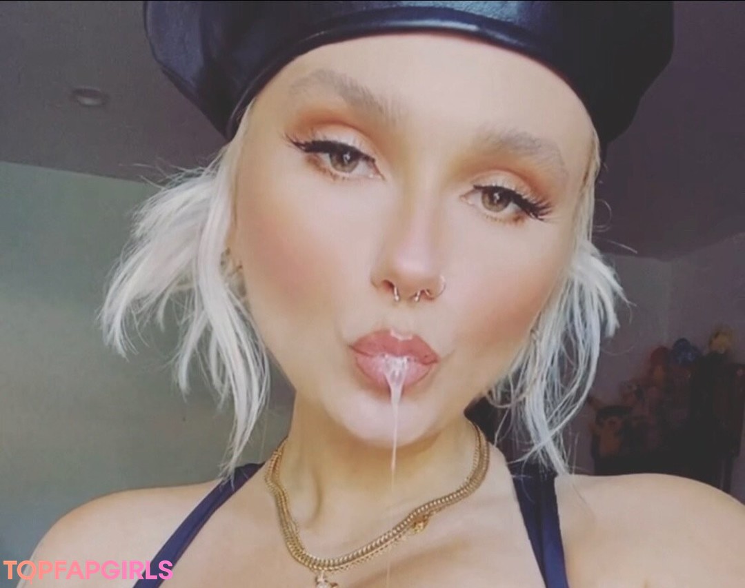 Photo nue de fuite OnlyFans de Gwenniegrey #4 Photo nue de fuite OnlyFans de Gwenniegrey #4