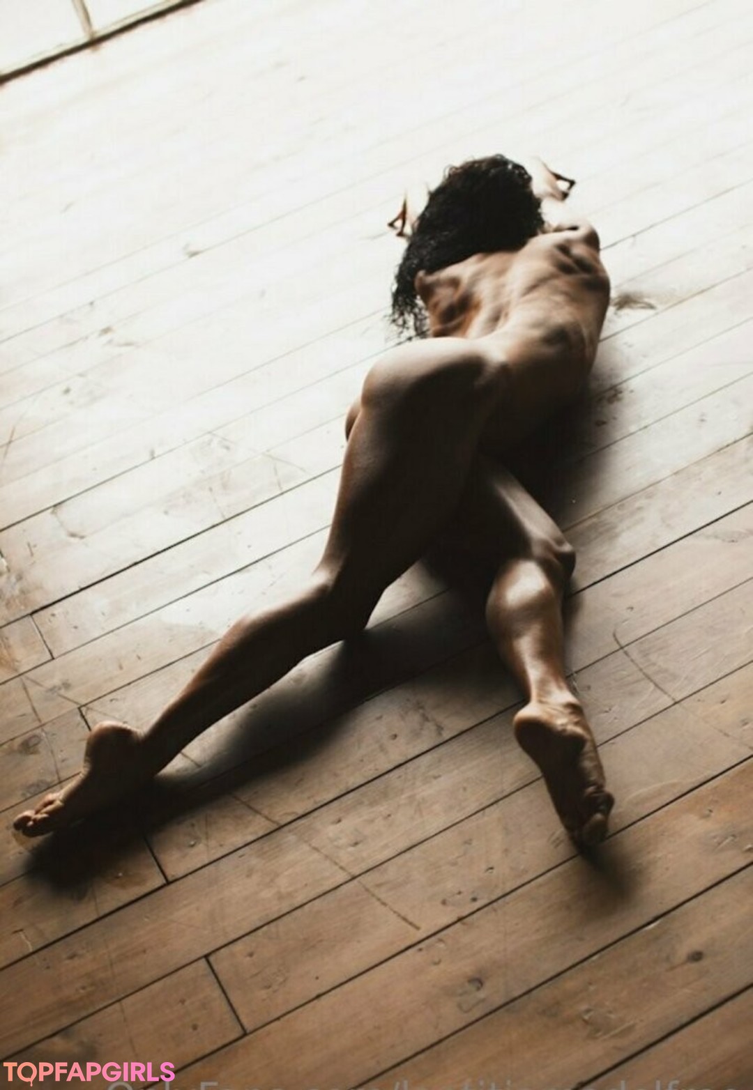 Photo nue de fuite OnlyFans de Laetitiamodelfree #4 Photo nue de fuite OnlyFans de Laetitiamodelfree #4