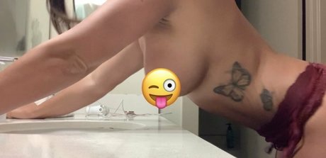Photo nue de fuite OnlyFans de Courtneyltilliavip