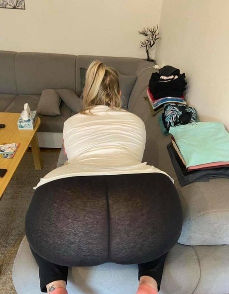 Bootyassgirl