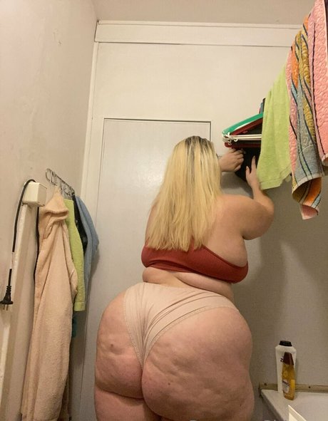 Bootyassgirl