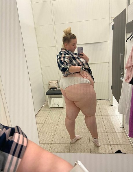 Bootyassgirl