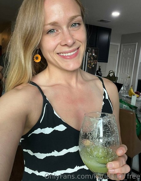 Photo nue de fuite OnlyFans de Katiekarrfree