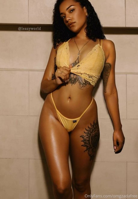 Photo nue de fuite OnlyFans de Omgzadafree