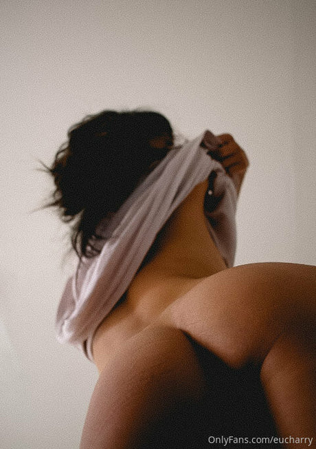 Photo nue de fuite OnlyFans de Charry Jin