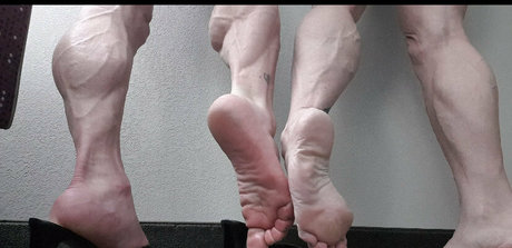 Laceys_muscular_calves