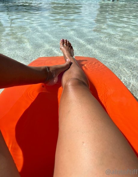 Photo nue de fuite OnlyFans de Alotoftiff