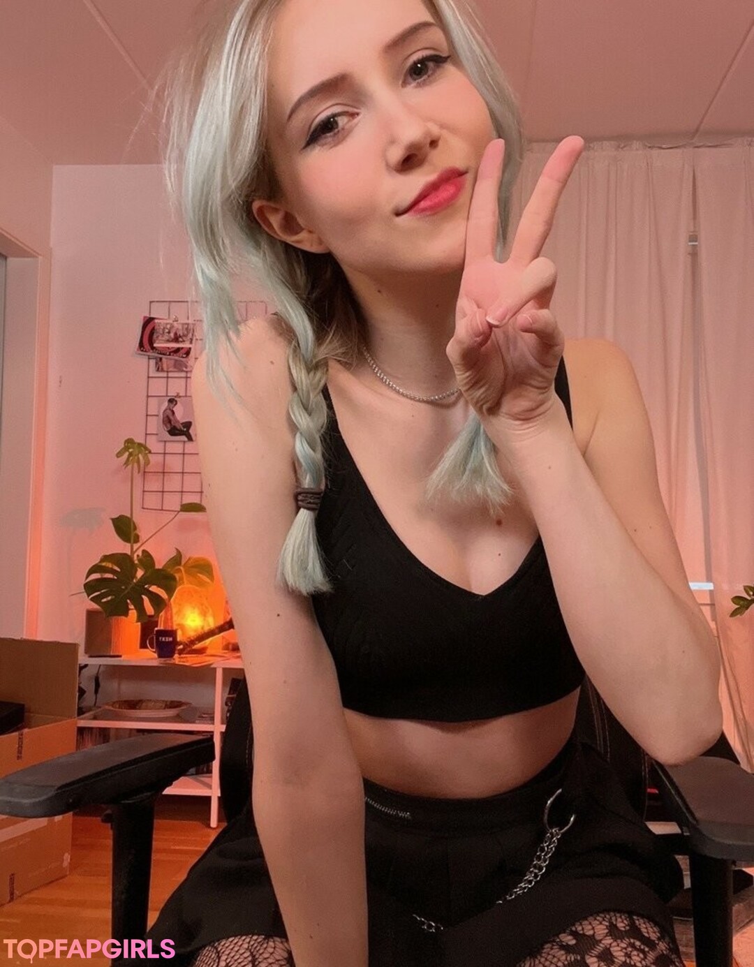 Photo nue de fuite OnlyFans de Apollolol #132 Photo nue de fuite OnlyFans de Apollolol #132
