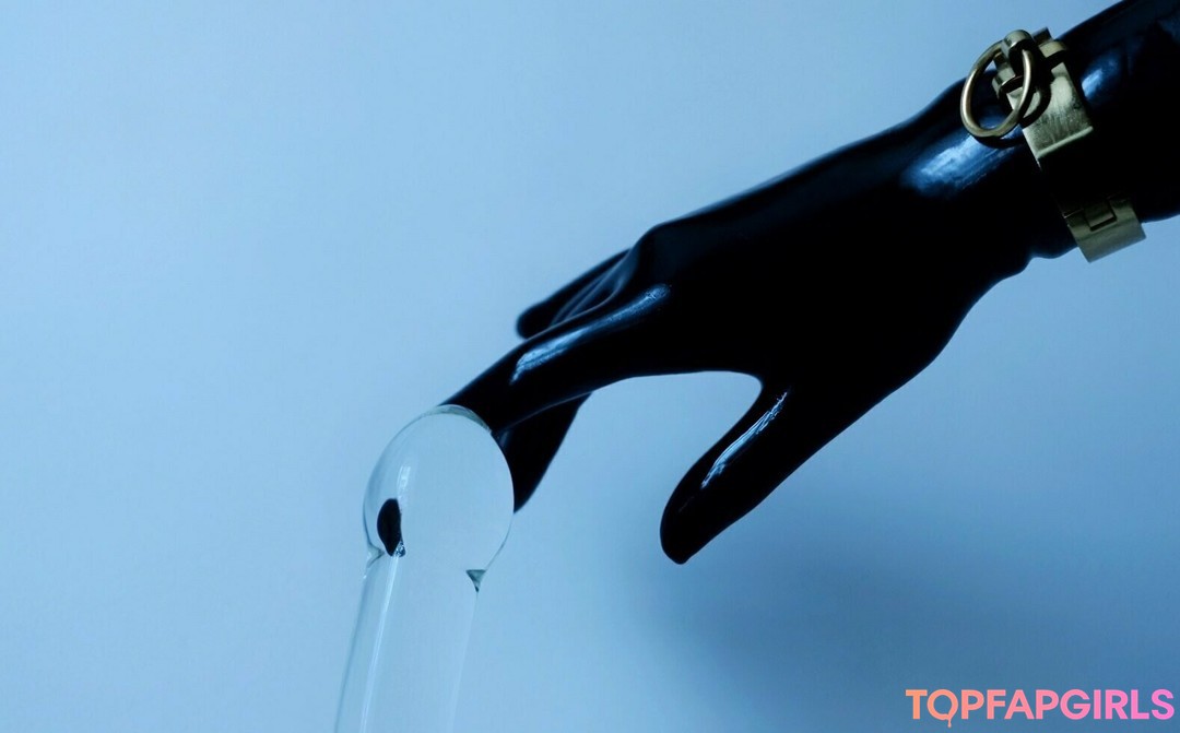 Photo nue de fuite OnlyFans de Saintenitouche #17 Photo nue de fuite OnlyFans de Saintenitouche #17