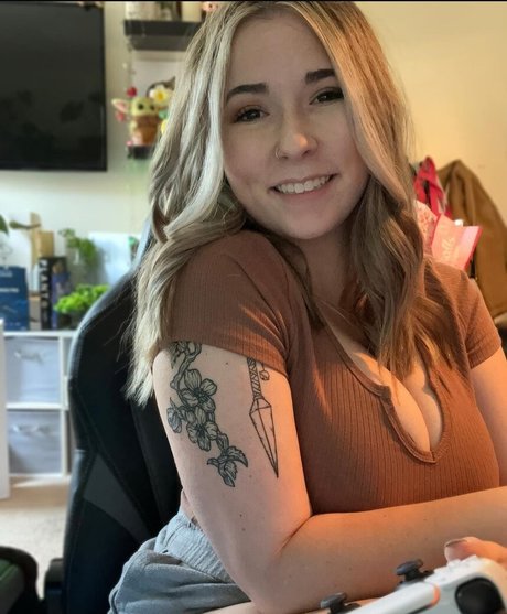 Photo nue de fuite OnlyFans de Cherrycgames