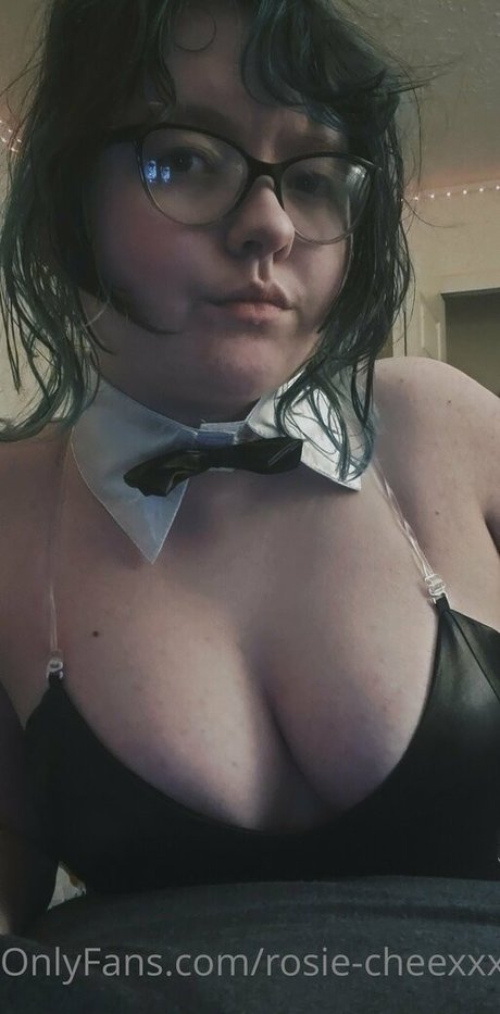 Photo nue de fuite OnlyFans de Rosiecheexxx