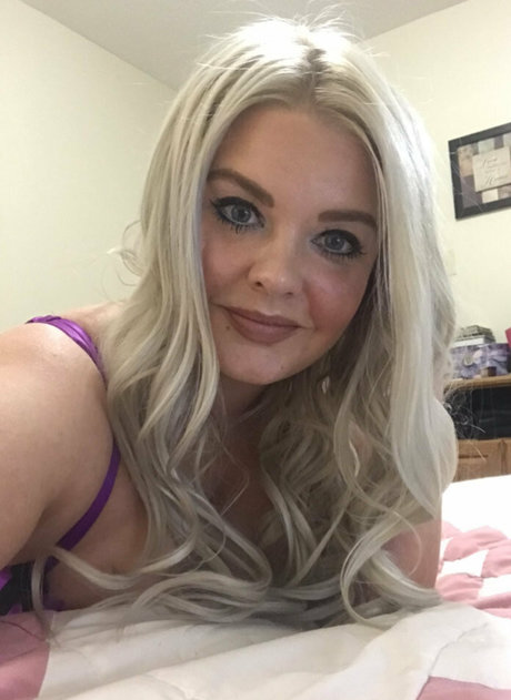 Curvaceous_barbie