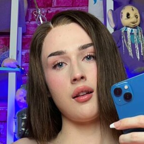 Photo nue de fuite OnlyFans de Brokedollparts