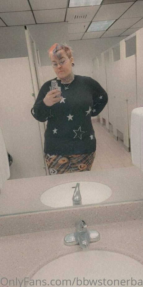 Photo nue de fuite OnlyFans de Bbwstonerdoll