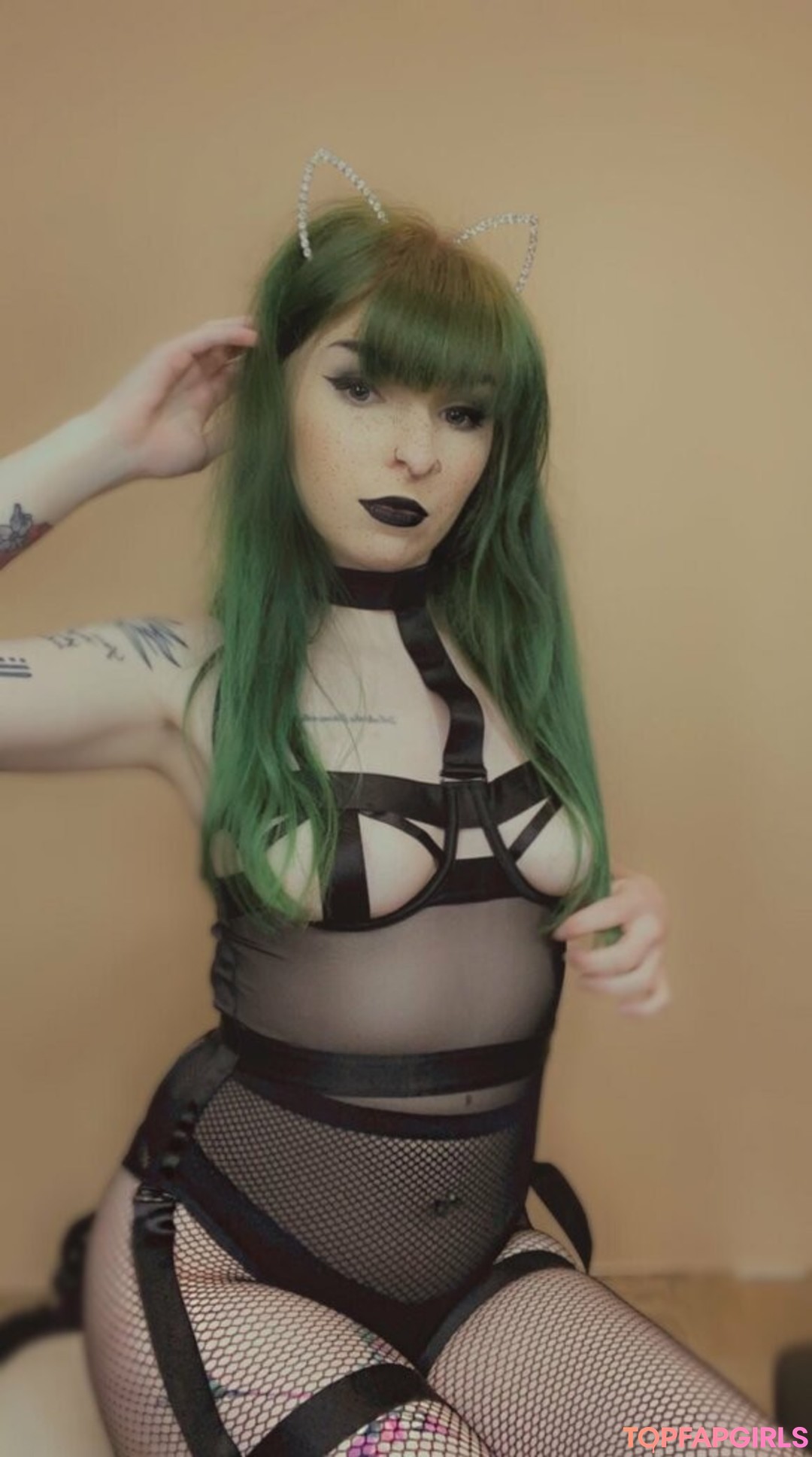 Photo nue de fuite OnlyFans de Smolgothgirlvip #37 Photo nue de fuite OnlyFans de Smolgothgirlvip #37