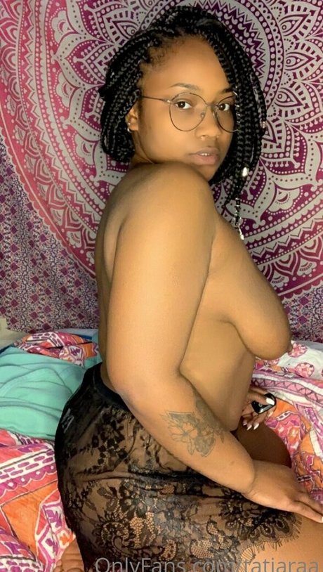 Photo nue de fuite OnlyFans de Tatiaraa