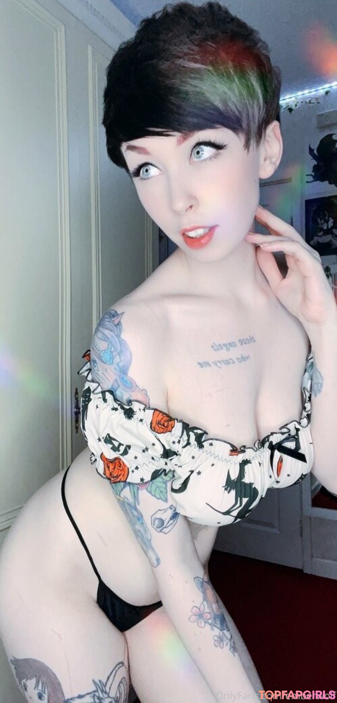Photo nue de fuite OnlyFans de Emberwolf #28 Photo nue de fuite OnlyFans de Emberwolf #28