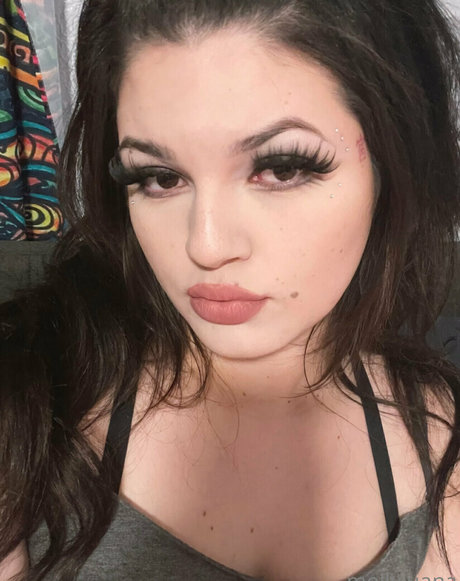 Photo nue de fuite OnlyFans de Mollyjuana