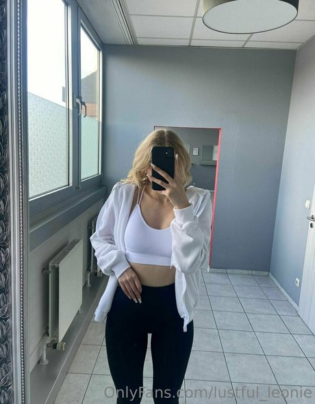 Lustful_leonie