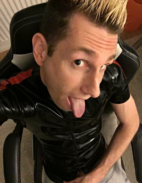 Photo nue de fuite OnlyFans de Rubberskaterboy