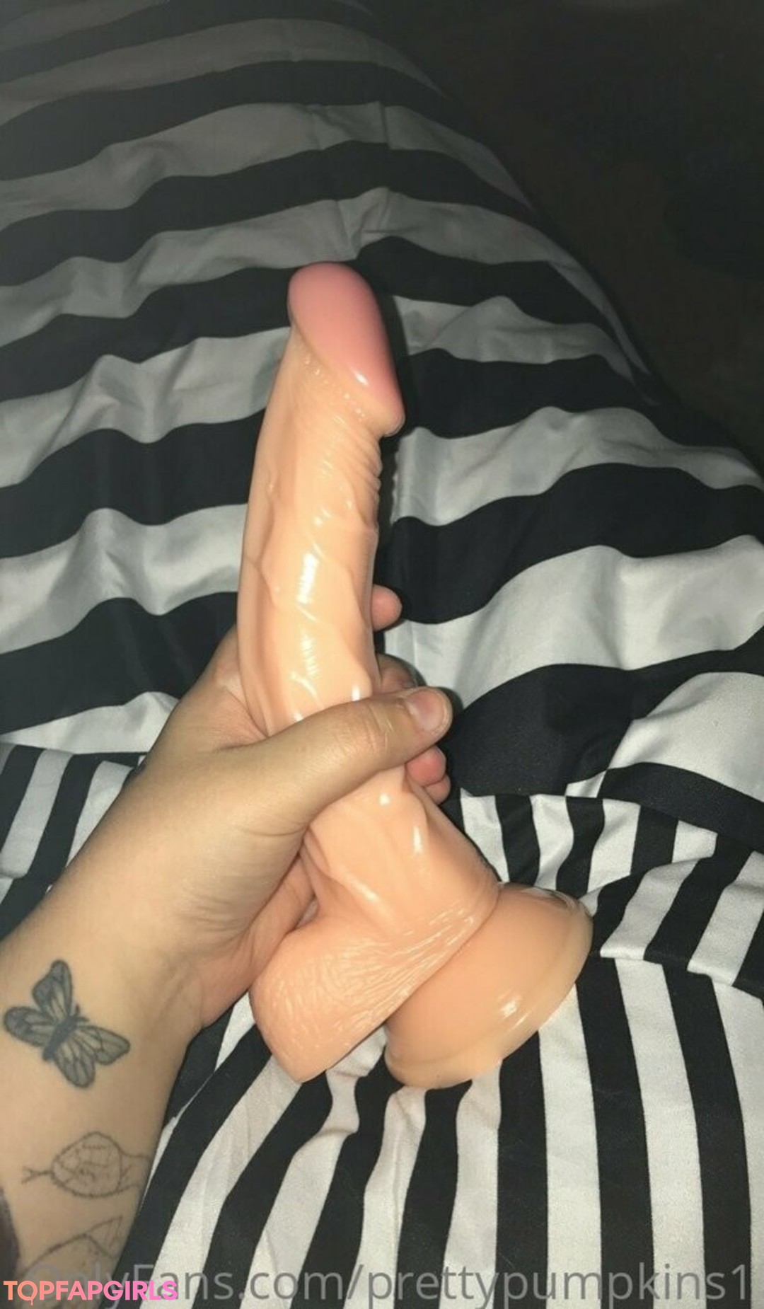 Photo nue de fuite OnlyFans de Prettypumpkins1 #35 Photo nue de fuite OnlyFans de Prettypumpkins1 #35