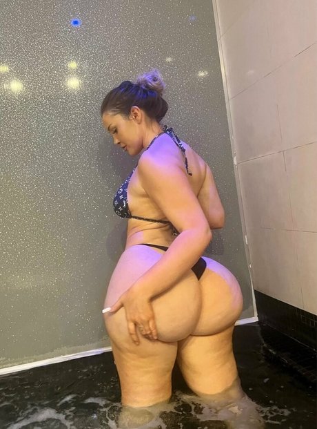Bootybyshel2
