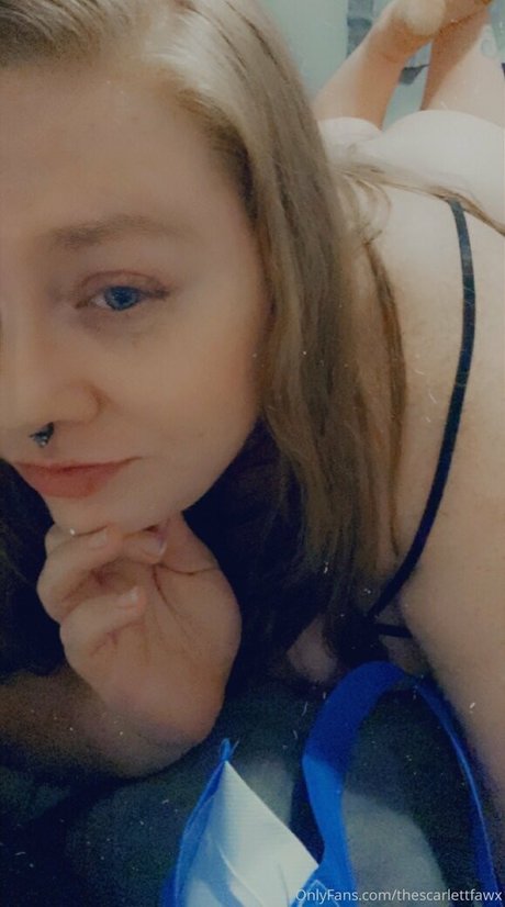 Photo nue de fuite OnlyFans de Thescarlettfawx