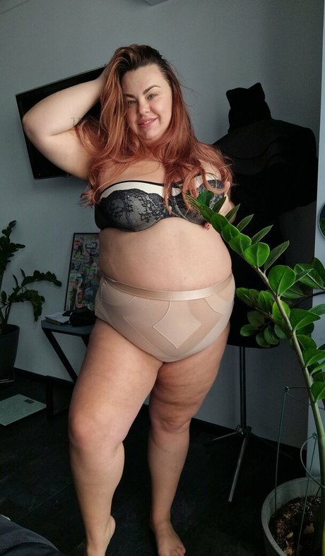 Photo nue de fuite OnlyFans de Plussizemodel