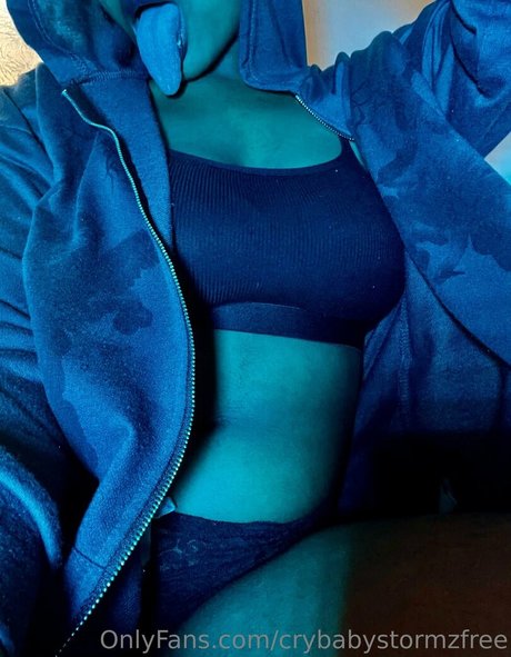 Photo nue de fuite OnlyFans de Crybabystormzfree