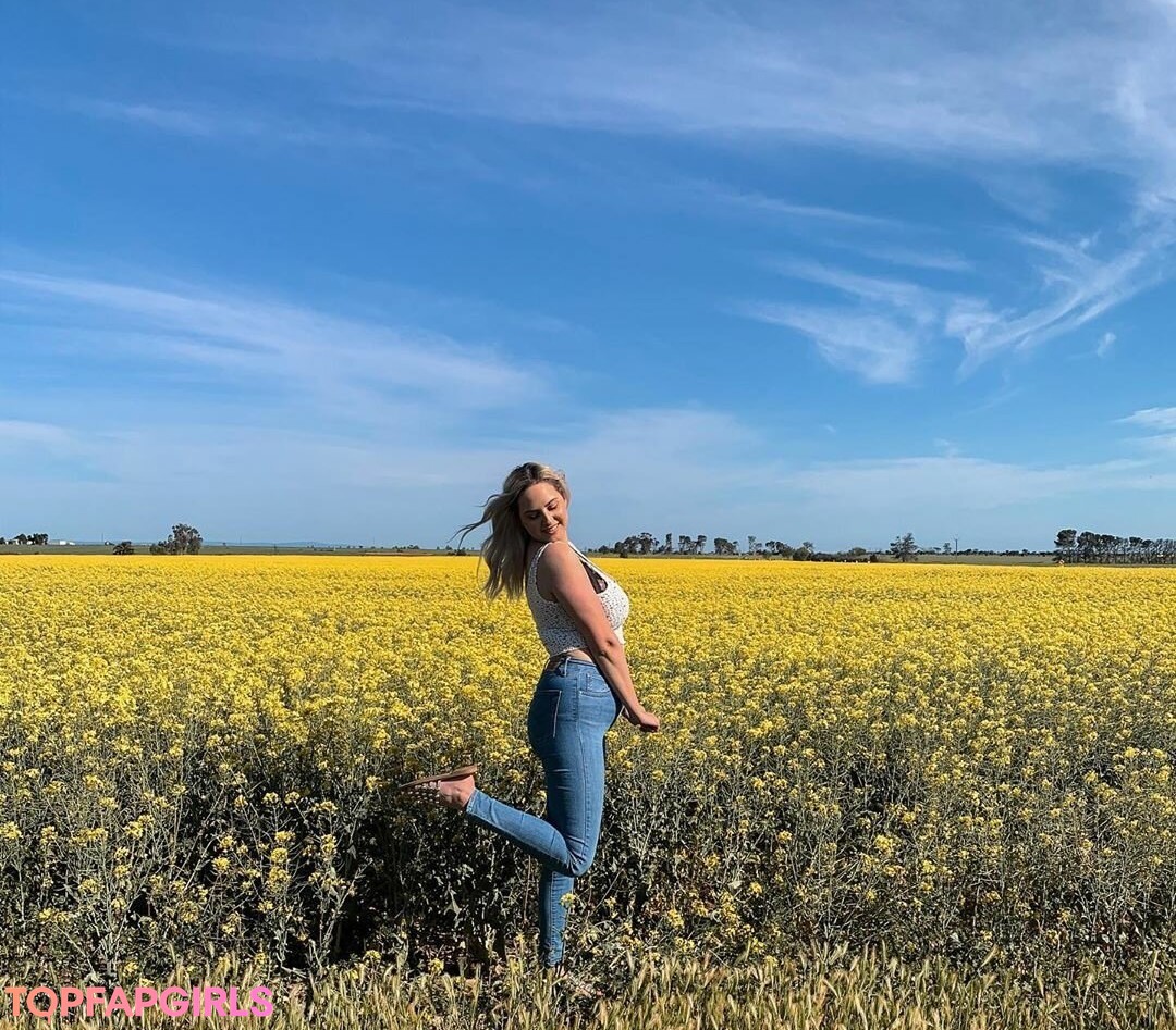 Photo nue de fuite OnlyFans de Rachelelizabeth #143 Photo nue de fuite OnlyFans de Rachelelizabeth #143