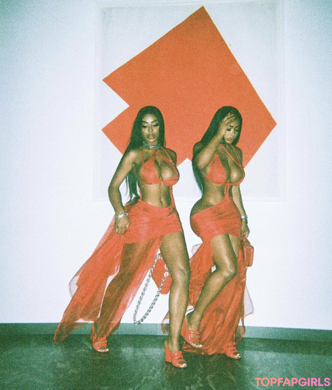 Photo nue de fuite OnlyFans de Theclermonttwins #25 Photo nue de fuite OnlyFans de Theclermonttwins #25
