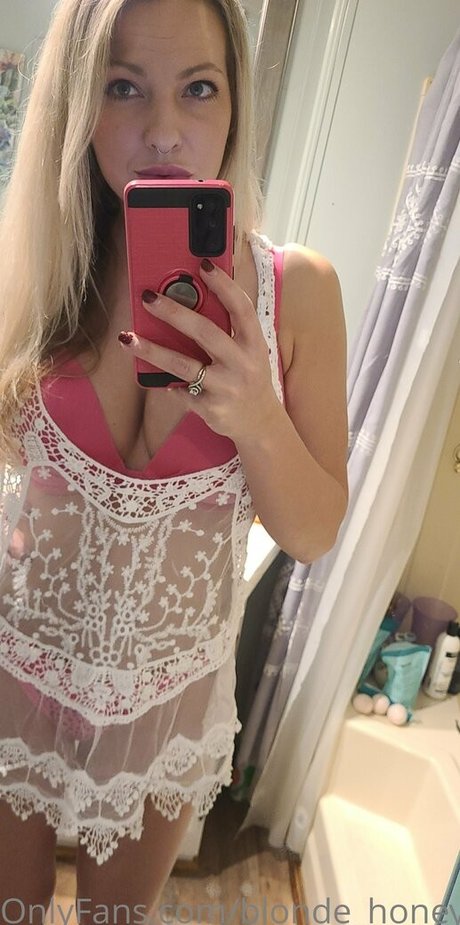 Photo nue de fuite OnlyFans de Blondehoney22