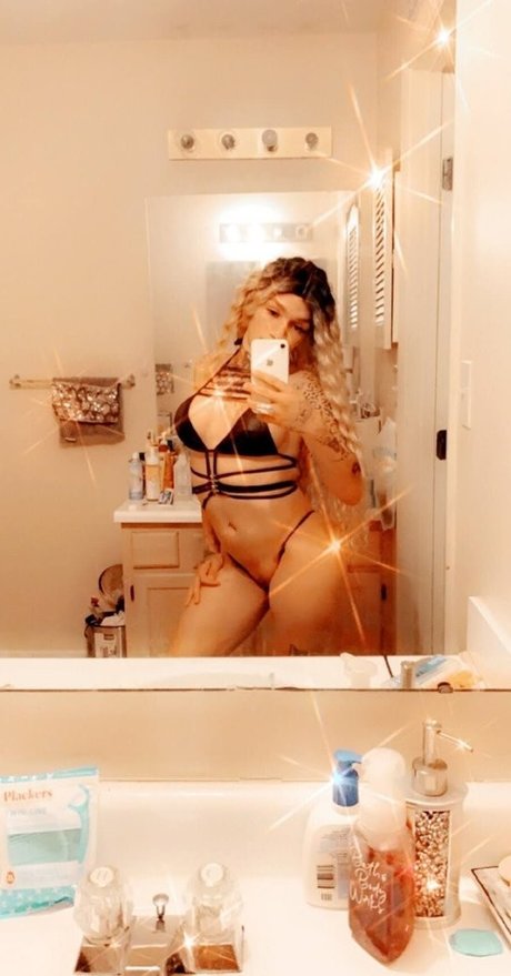 Photo nue de fuite OnlyFans de Kitty Hung