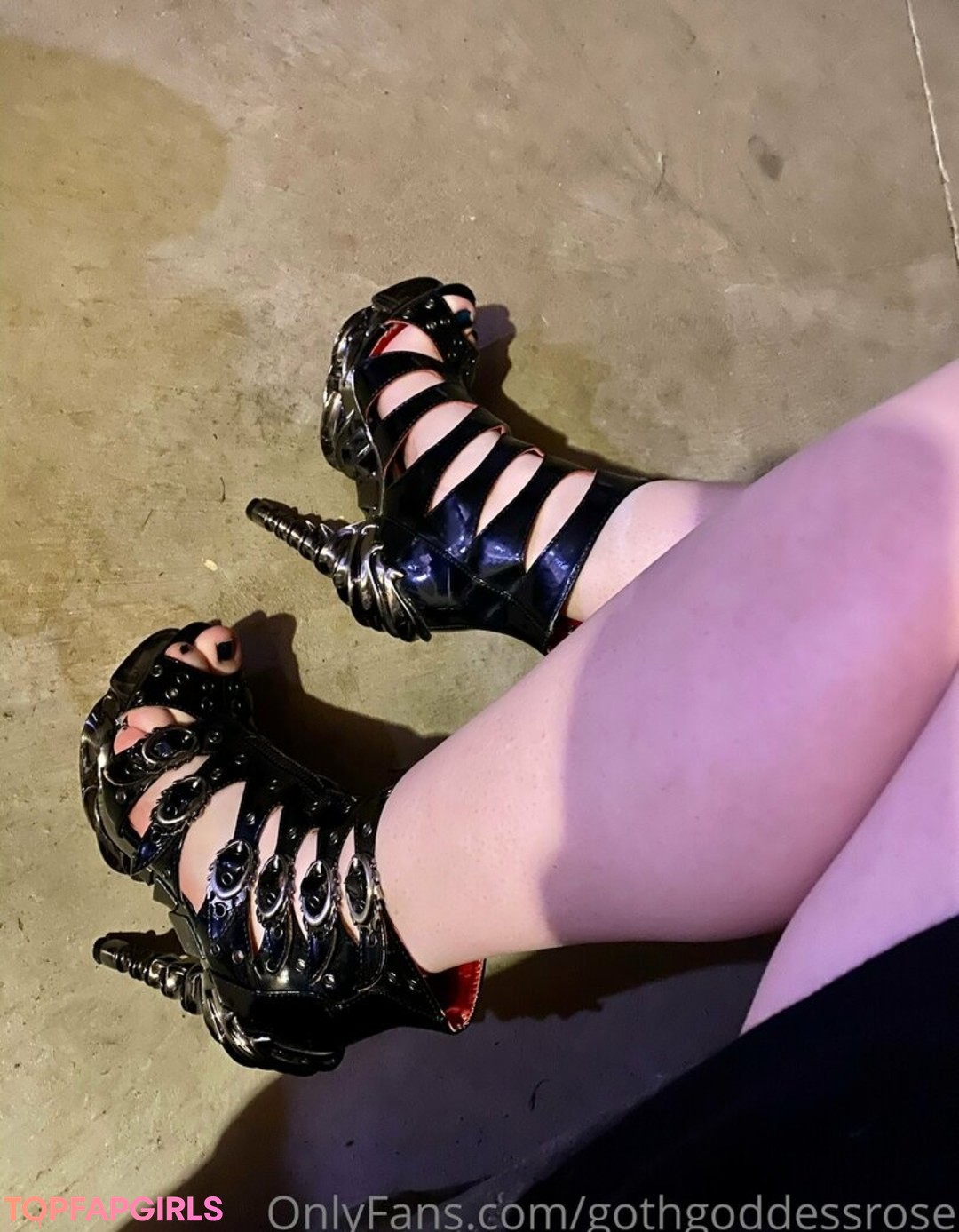 Photo nue de fuite OnlyFans de Gothgoddessrose #4 Photo nue de fuite OnlyFans de Gothgoddessrose #4