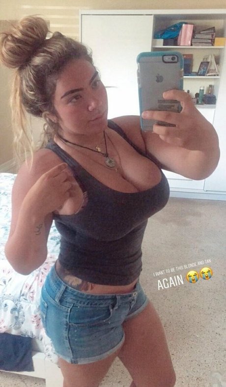Nicky Nicole