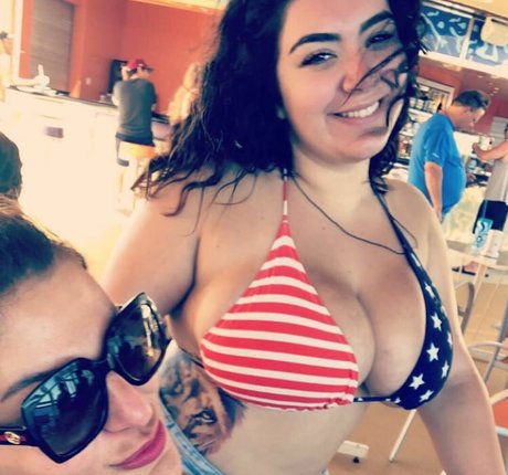 Nicky Nicole