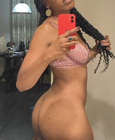 Photo nue de fuite OnlyFans de Asokahxxx