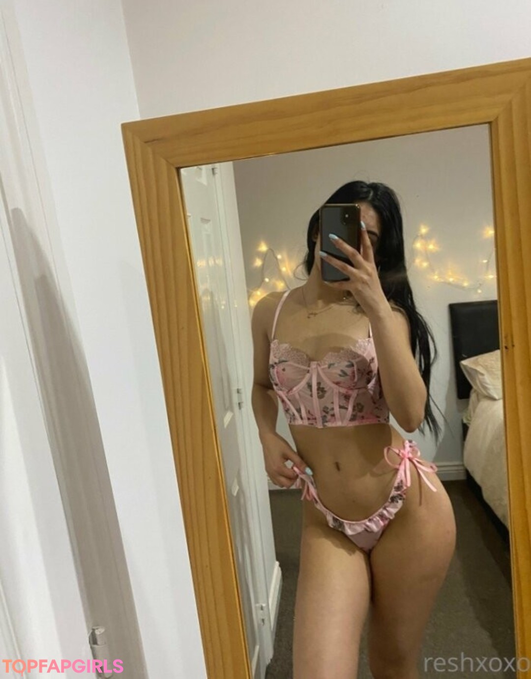 Photo nue de fuite OnlyFans de Reshmaxoxo #15 Photo nue de fuite OnlyFans de Reshmaxoxo #15